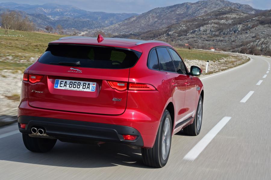  Jaguar F-Pace 20d AWD R-Sport 2016 года  (WW) (фото 4 из 30)